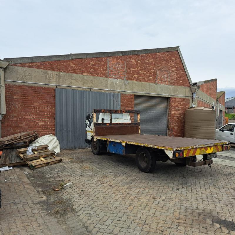 To Let commercial Property for Rent in Neave Industrial Eastern Cape